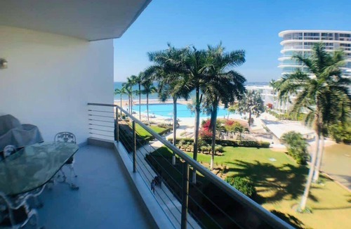 Flamingos Apartment | Aria Ocean, Affordable 1BR Studio, Beachfront Resort, Pools, Snack Bar, & Balcon