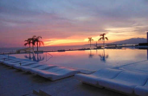 Flamingos Apartment | Aria Ocean, Affordable 1BR Studio, Beachfront Resort, Pools, Snack Bar, & Balcon