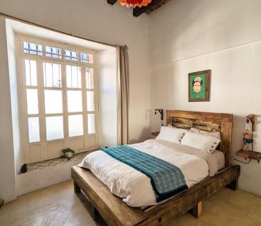 Del Cerrillo House | Artisanal-Casa in the Center of San Cris