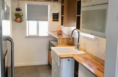 East Village Apartment | Artist's Secret Garden Downtown Long Beach