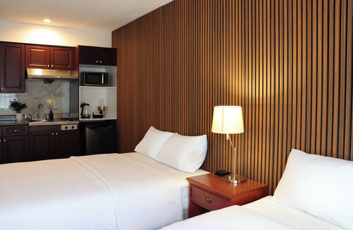 Downtown Squamish Hotel | August Jack Motor Inn