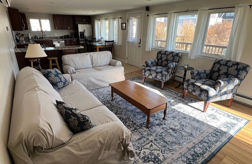 Matunuck Cottage | August Weeks Open! Walk to Matunuck Beach, Mist & Bean