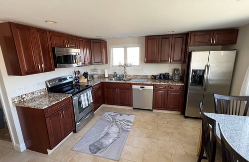 Matunuck Cottage | August Weeks Open! Walk to Matunuck Beach, Mist & Bean