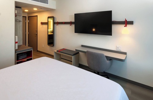 San Pedro Tlaquepaque Hotel | avid hotel Guadalajara Aeropuerto Norte by IHG