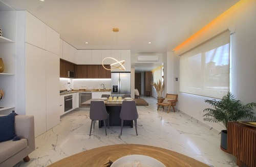 Emiliano Zapata Apartment | Avida - Stunning Rooftop Pool and Jacuzzi