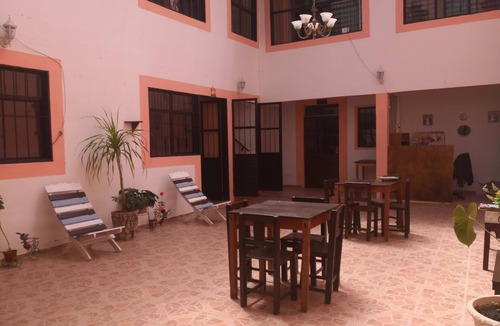 Del Cerrillo House | Awesome King Room In City Center