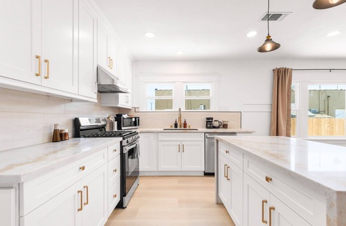 Alhambra House | Awesome 3-bedroom house with AC in charming Alhambra