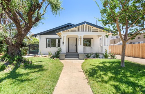 Alhambra House | Awesome 3-bedroom house with AC in charming Alhambra