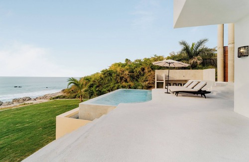 Sayulita House | Awesome secluded beachfront location in Sayulita 5 bedrooms.