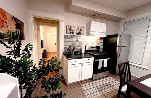 The Hill Apartment | B1-1 Walk to YALE Hospital - All Rooms with AC