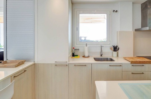 Sitges Apartment | Balmins White by Hello Homes Sitges