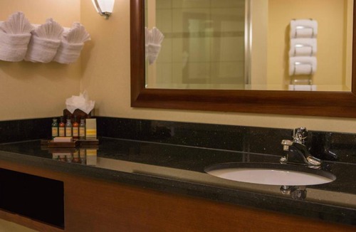Downtown West Hotel | Baltimore Marriott Inner Harbor at Camden Yards