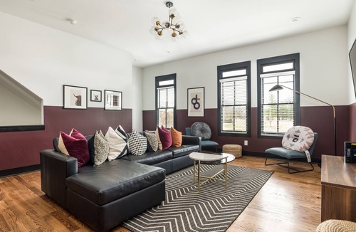 Buena Vista House | Barbara & Linda by AvantStay | Stylish 2 Home Buyout in Heart of Nashville