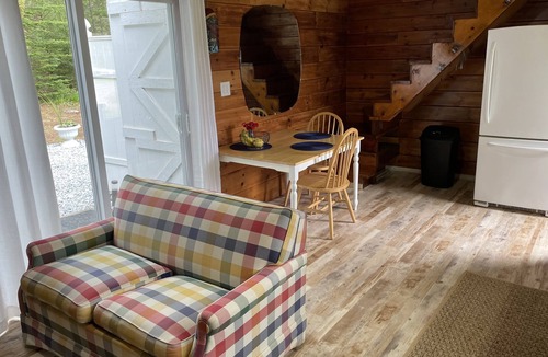 Isle of Springs Cottage | Barters Island Cottage on the Rock