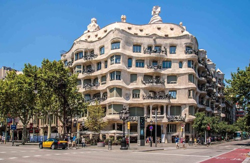 Eixample Apartment | Batllo Balconies - Habitat Apartments