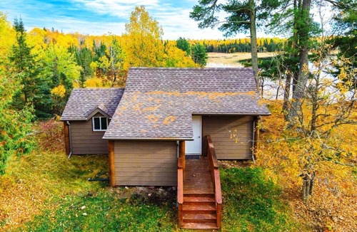 Sioux Narrows Nestor Falls Cottage | Bay View at White Pine Retreat - Super Cozy Cabin with Beautiful woodwork