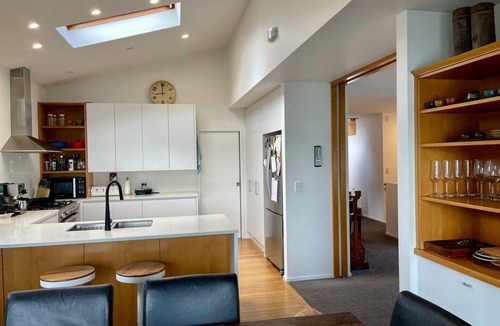 Bayswater House | Bayswater Waterfront Paradise