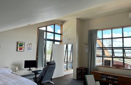 Bayswater House | Bayswater Waterfront Paradise