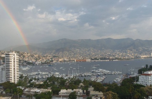 Las Playas Condo | Beach apartment in Acapulco!
