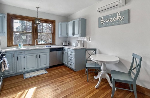 West Haven House | Beach Bungalow, walk to beach, private backyard
