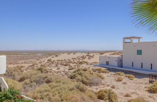 Jimenez House | Beach & Desert Oasis