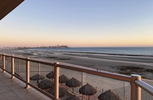 Puerto Penasco Condo | Beach front , Water front low level condo (Las Palomas Resort) . Cordoba 208.
