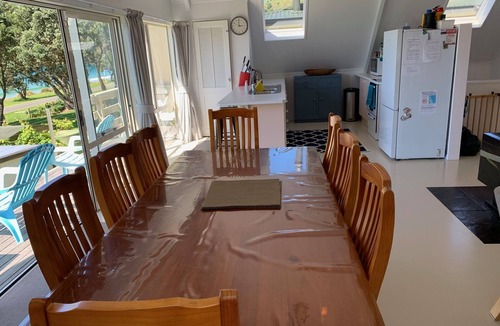 Opito Bay House | Beach front with stunning views of Opito Bay