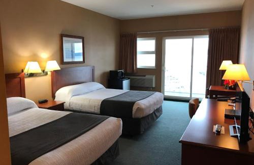 Powell River Resort | Beach Gardens Resort and Marina