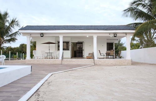 Progreso Municipality House | Beach House with Pool