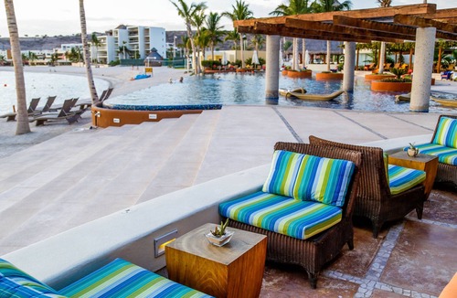 La Paz Condo | Beach, Pool, Golf, Fishing and Sea-Life Adventures!