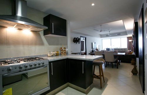 South Hotel Zone Condo | Beachfront 1BR | 5 Pools + Gym + Balcony Views