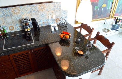 South Shore Hotel Area Condo | Beachfront 2 Bedroom Flat with Panoramic Ocean Views