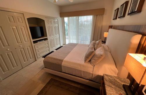 Nuevo Vallarta Apartment | Beachfront 2 bedroom Condo in Playa Royale Resort, Nuevo Vallarta
