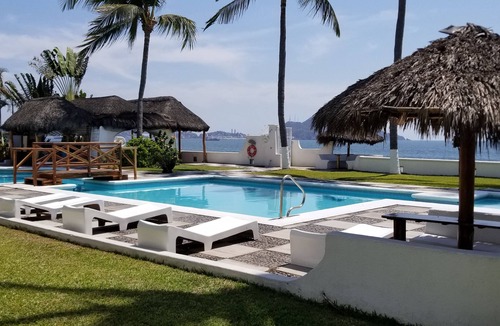 Manzanillo Condo | Beachfront 3 BR 2BA Condominium