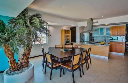 Cerritos Condo | Beachfront 4 bedroom condo with amazing views