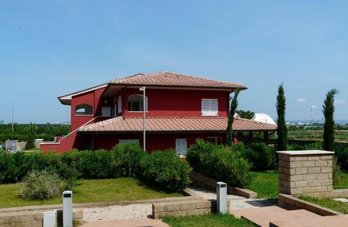 Puntone Apartment | Beachfront accommodation, swimming pool, AC, private terrace
