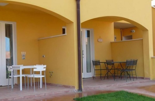 Puntone Apartment | Beachfront accommodation, swimming pool, AC, private terrace