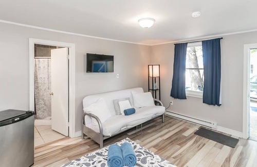 Wasaga Beach Hotel | Beachfront at Beach1 Motel