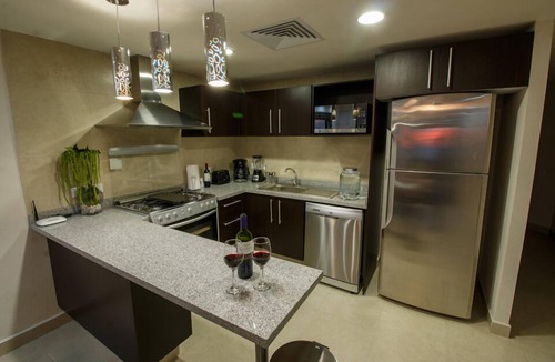 South Hotel Zone Condo | Beachfront Condo | Pools, Gym, Hot Tub