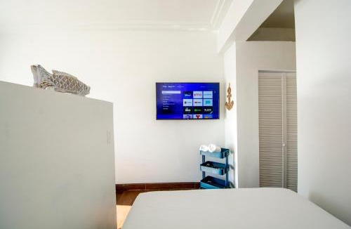 Costa Apartment | BEACHFRONT Escape - Cozy Studio