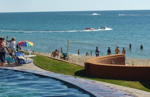Centro Condo | Beachfront Fun, Sun, and Luxury!