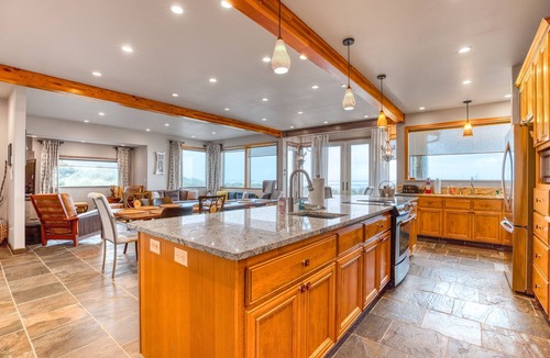 Tierra Del Mar House | Beachfront home with amazing ocean views, entertainment space, & balcony