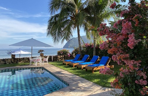 Manzanillo House | Beachfront Jewel directly on the beach in gated community at Club Santiago