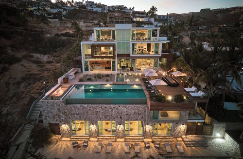 Palmilla House | Beachfront Mansion- Palmilla Sur