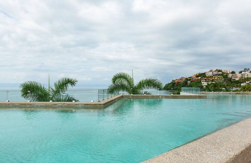 La Cruz de Huanacaxtle Apartment | Beachfront Studio, Zantamar 303