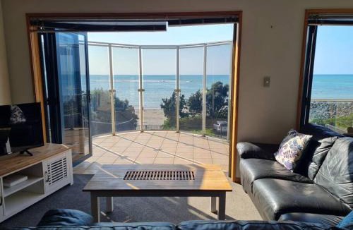 Bell Block House | Beachfront on Wanaka Terrace