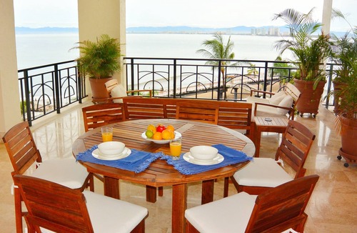 Emiliano Zapata Condo | Beachfront Panoramic Oceanview Modern Luxury (Old Town Romantic Zone)