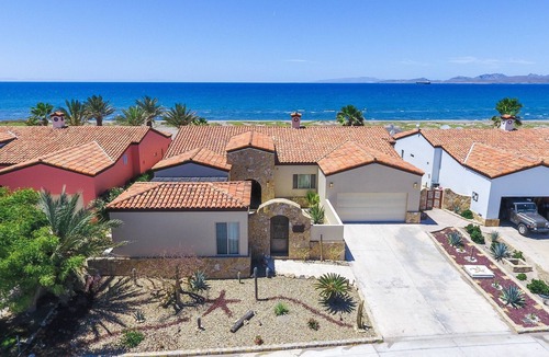 La Paz Villa | BEACHFRONT, PRIVATE POOL, GOLF, Concierge, Daily Maid and Chef-Meal Services at Paraiso del Mar