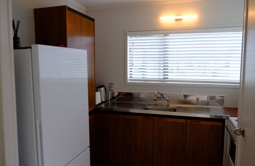 Whiritoa Apartment | Beachfront Studio – Modern, Self-Contained by beautiful Whiritoa Beach