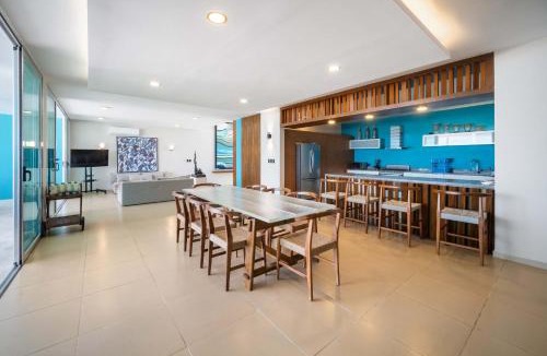 Miramar House | Beachfront Upscale House in Telchac